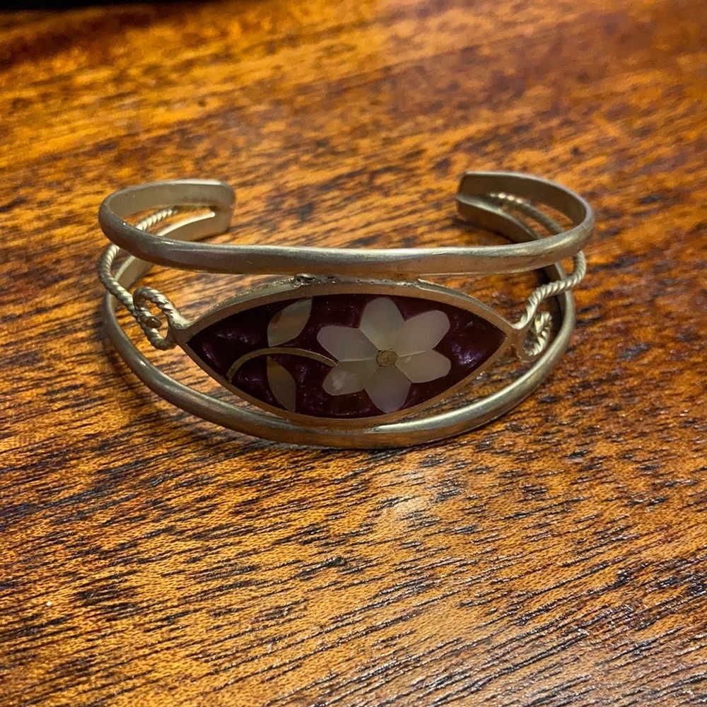 Sterling silver bracelet with burgundy inlay and mother of pearl flower